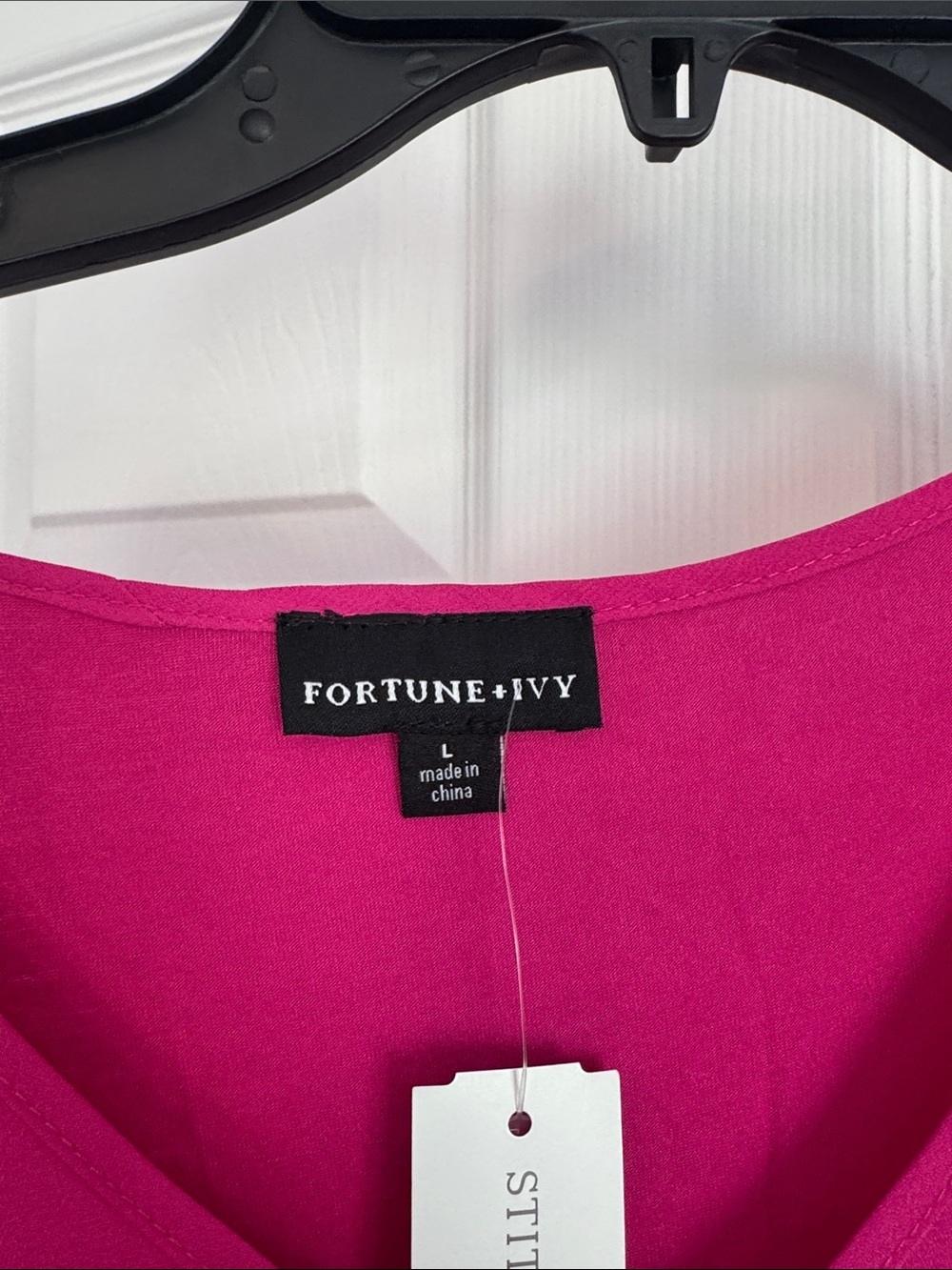 Fortune+Ivy for Stitchfix Fuchsia V-Neck Crochet Sleeve Blouse - Picture 2 of 8